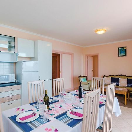3 Bedroom Beautiful Apartment In Orasac Esterno foto