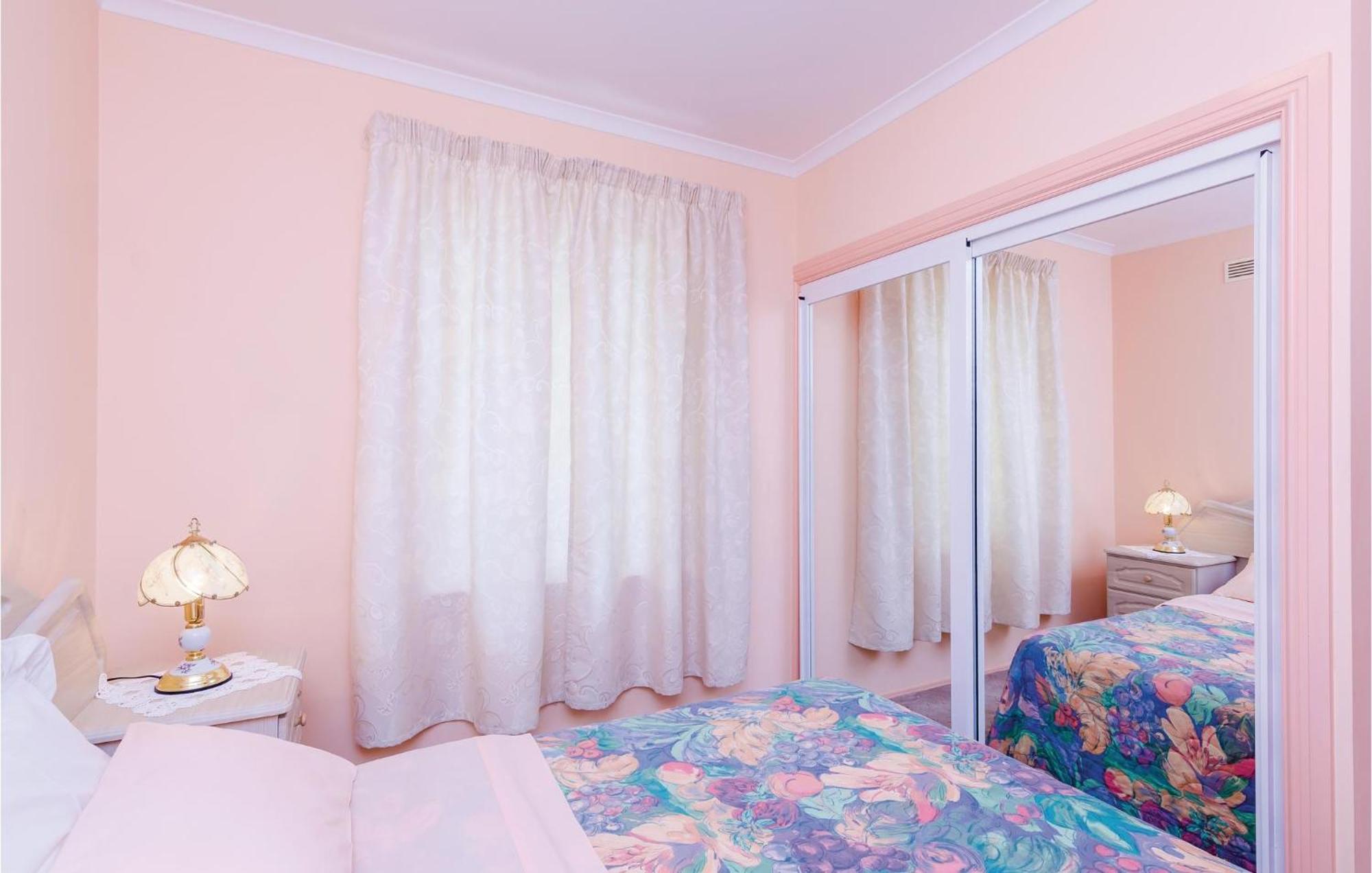 3 Bedroom Beautiful Apartment In Orasac Esterno foto
