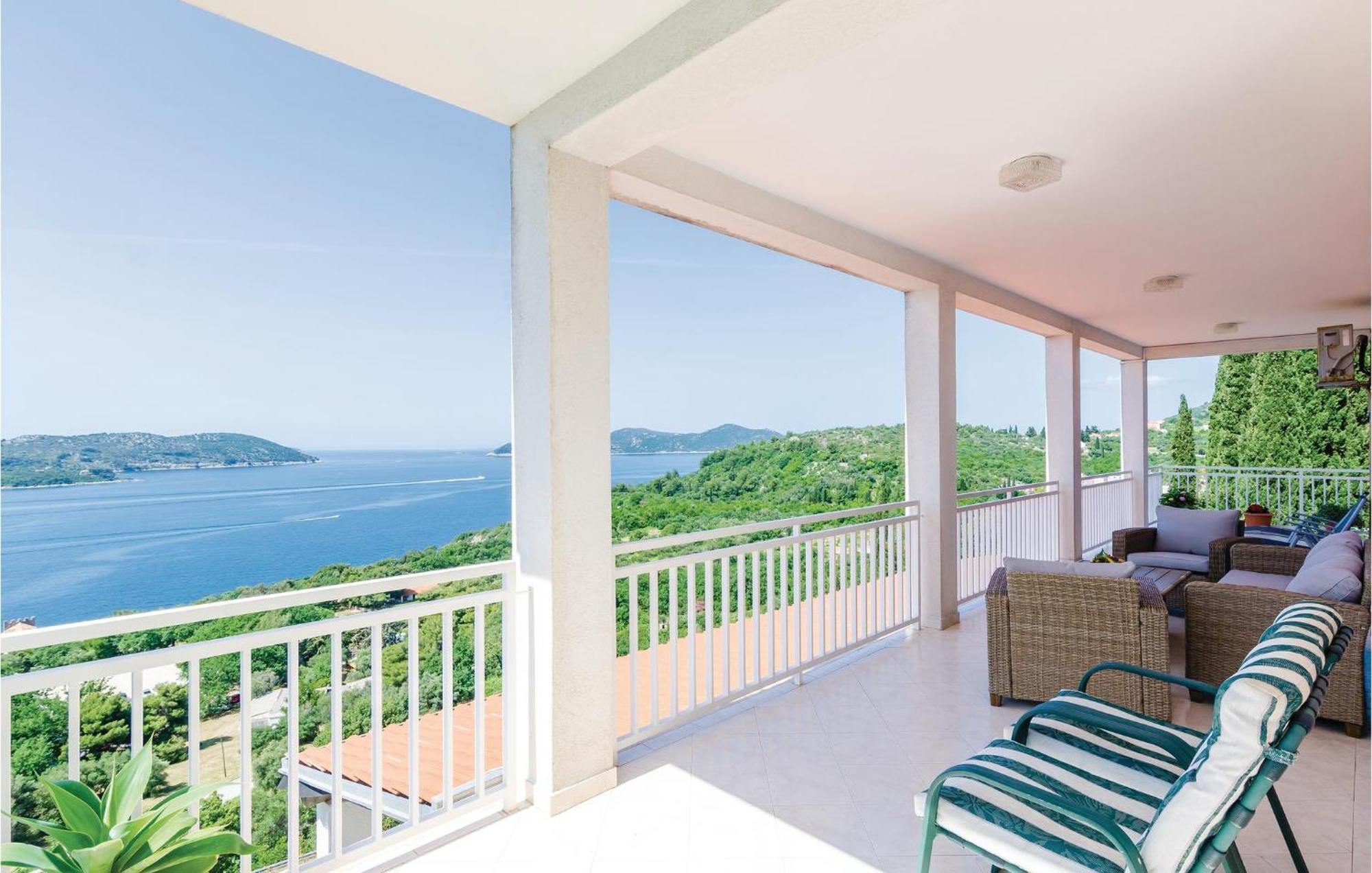 3 Bedroom Beautiful Apartment In Orasac Esterno foto