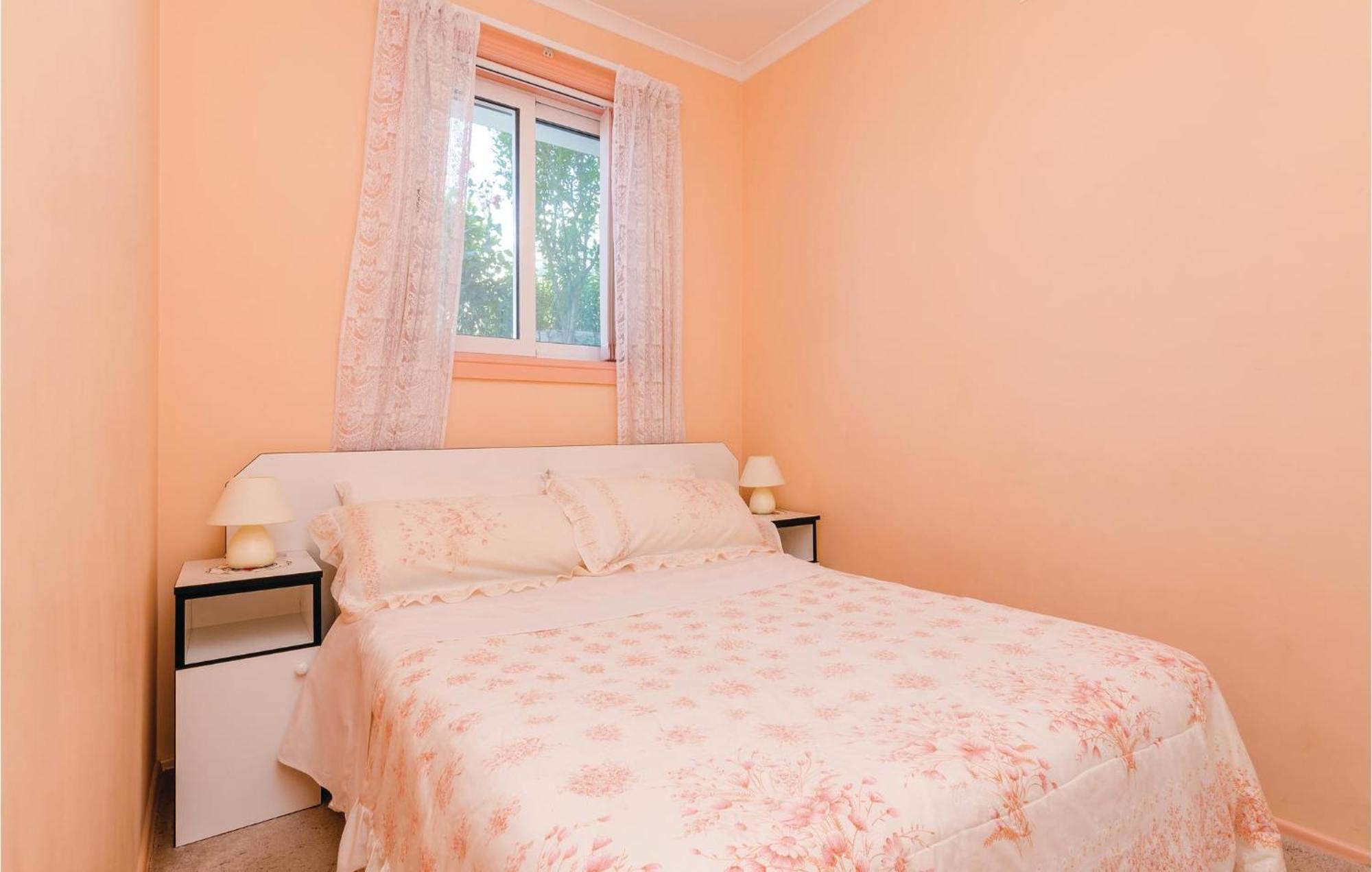 3 Bedroom Beautiful Apartment In Orasac Esterno foto